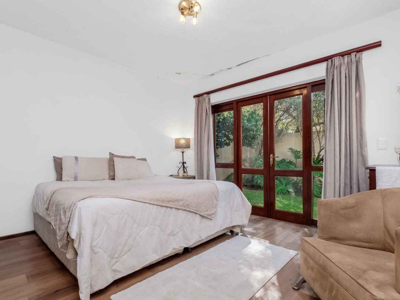 FABULOUS CORNER DUPLEX UNIT IN A SOUGHT-AFTER LIFESTYLE ESTATE, BOASTING LOADS OF NATURAL LIGHT - Photo 9