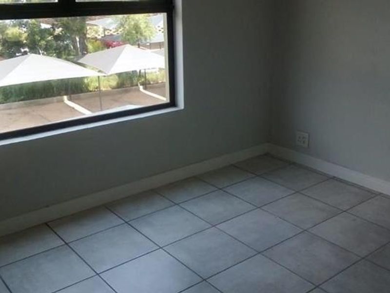 2 Bedroom Apartment for Sale in Linbro Park - Photo 7