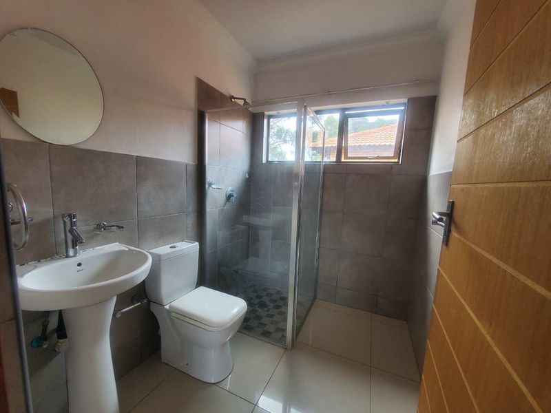 Embrace elegance and safety in Groblers Park! - Photo 7