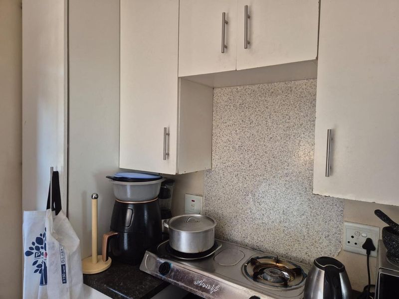 Clayville - R 900 000 Family Home - Photo 6