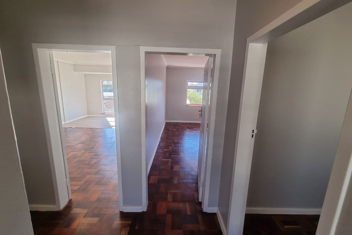 Refurbished Unfurnished 2-Bedroom Apartment To Rent in Newlands - Photo 3