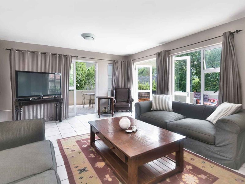 LARGE RESIDENTIAL HOME FOR SALE - Photo 7