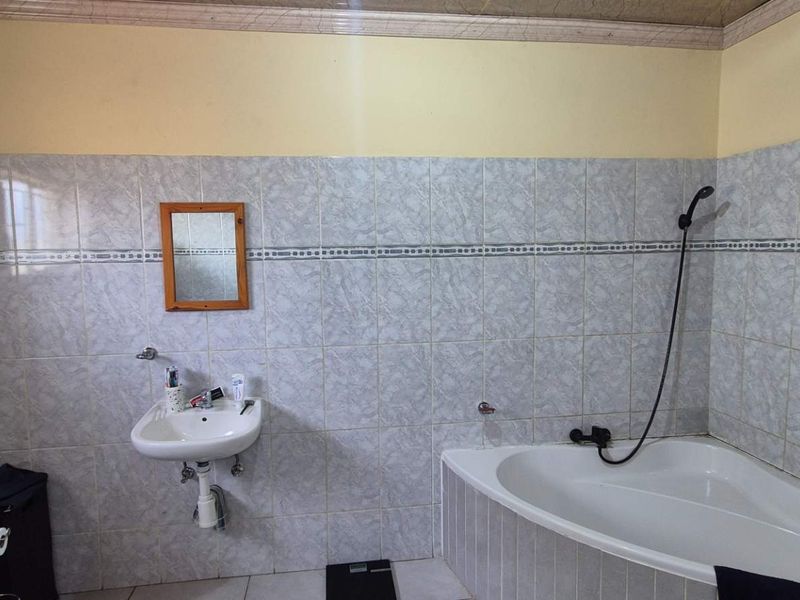 Freestanding Family Home For Sale in Okahandja Extension 8! - Photo 10