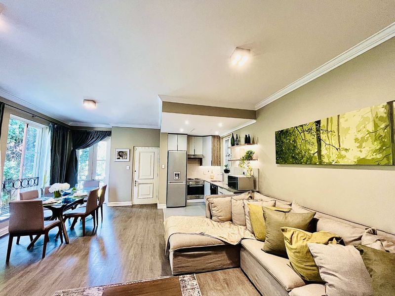 Furnished Executive Apartment Minutes from Sandton Business Hub - Photo 3