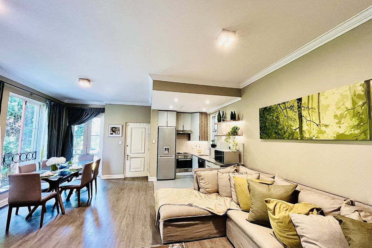 Furnished Executive Apartment Minutes from Sandton Business Hub - Photo 3