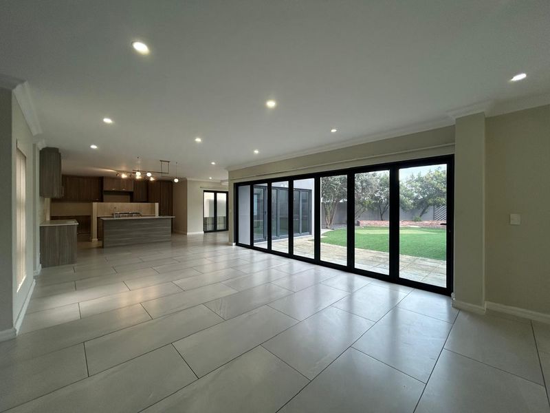 Luxurious 4-Bedroom Home in Sagewood Estate - Photo 9