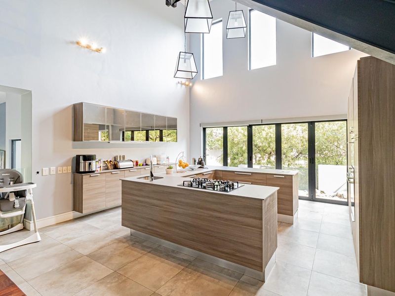 4 Bedroom House to Rent in Helderfontein Estate - Photo 4