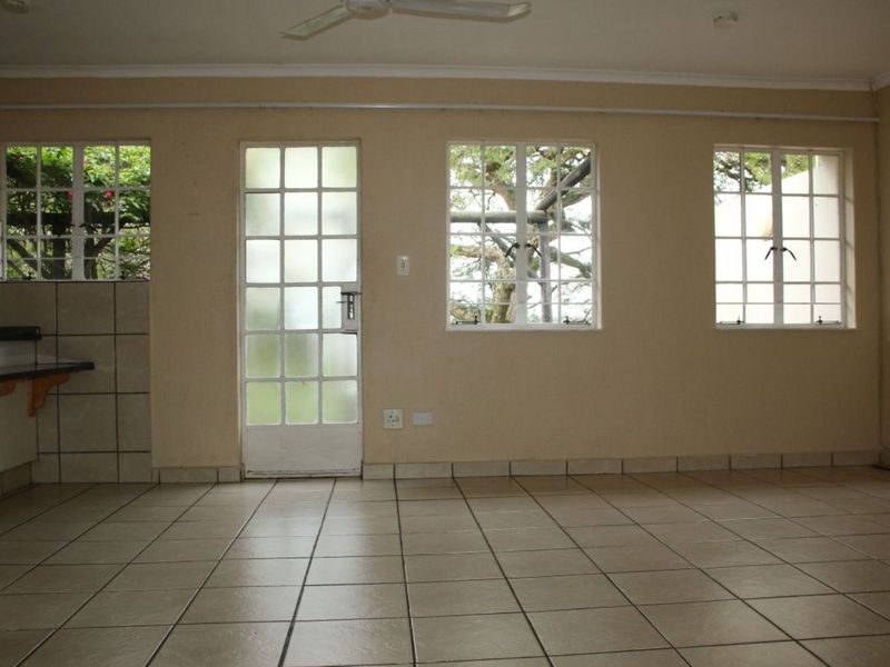 2 bedroom apartment to rent in White River - Photo 5