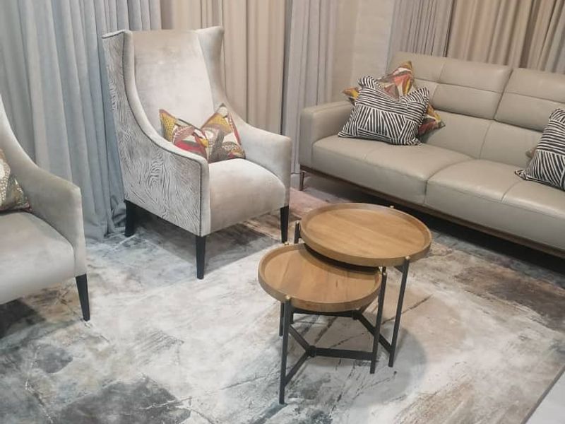 Newly renovated townhouse with stylish modern furnishings - Photo 8