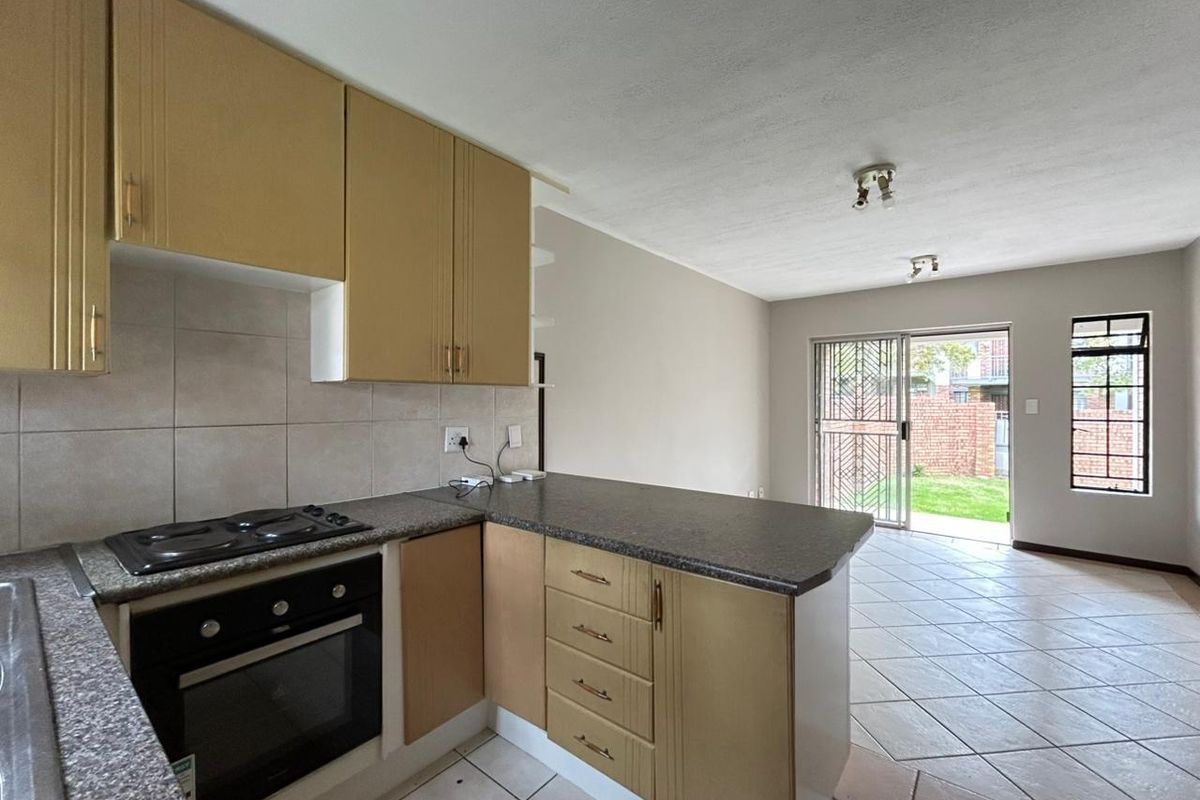 2 Bedroom Townhouse With A Private Garden - Photo 3