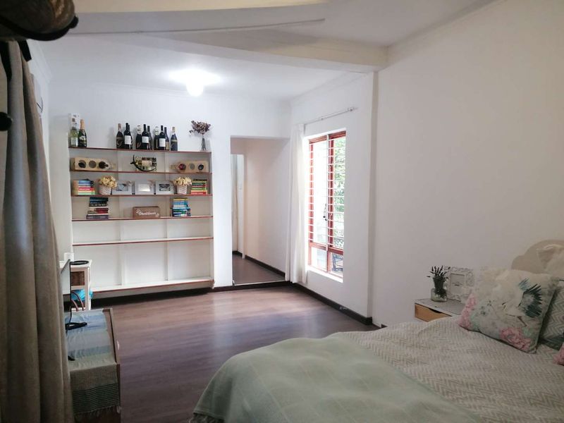 SEPARATE ENTRANCE FLATLET - Photo 2