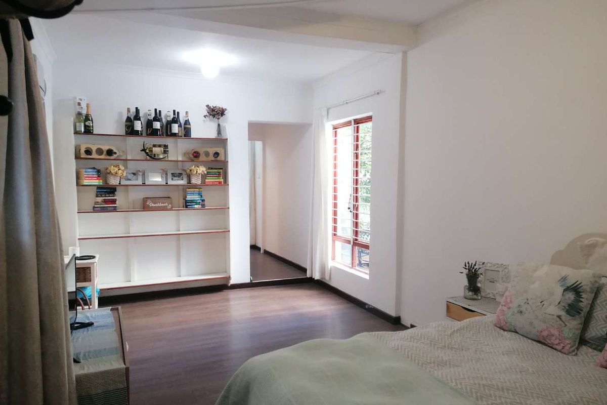 SEPARATE ENTRANCE FLATLET - Photo 2
