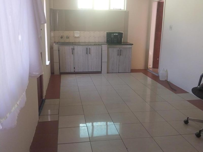 Spacious 1 Bedroom Cottage in Robertsham. - Photo 4