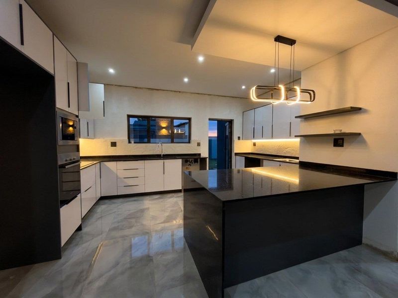 Stone Quarter | Luxury Single Storey Cluster Backing onto the Conservation Belt - Photo 7