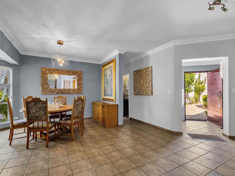 OPEN PLAN 5 BEDROOM HOME IN FOURWAYS GARDENS LIFESTYLE ESTATE - Photo 5