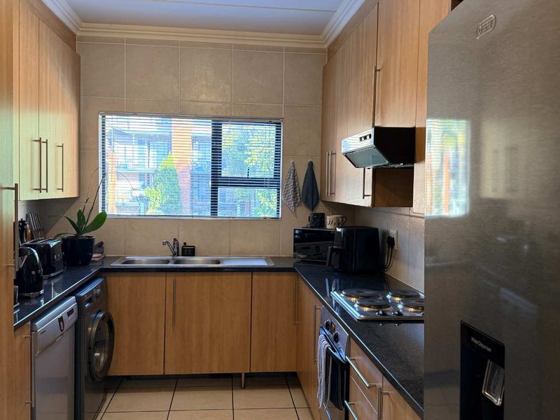 2 Bed Unfurnished Apartment for Rent in Morningside - Photo 3
