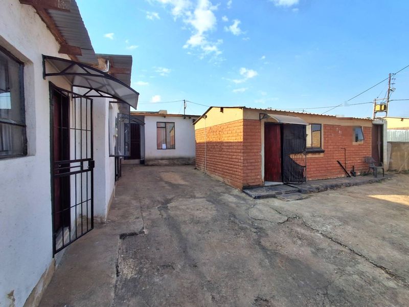RDP house with 7 outside rooms for sale in Lotus Gardens - Photo 1
