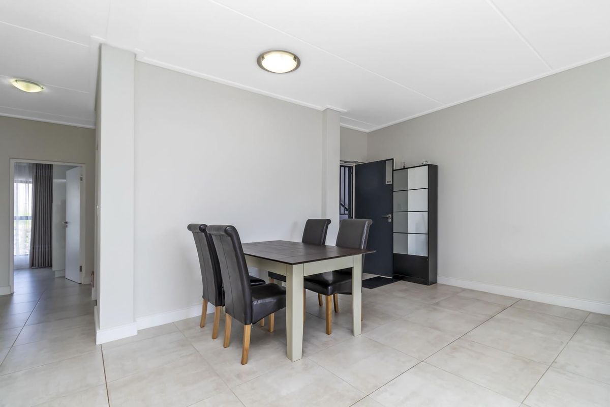 Unfurnished lock up and go - Photo 4