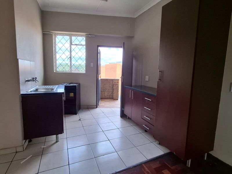 Spacious 2 Bedroom Shared Unit Available for Rent - Photo 5