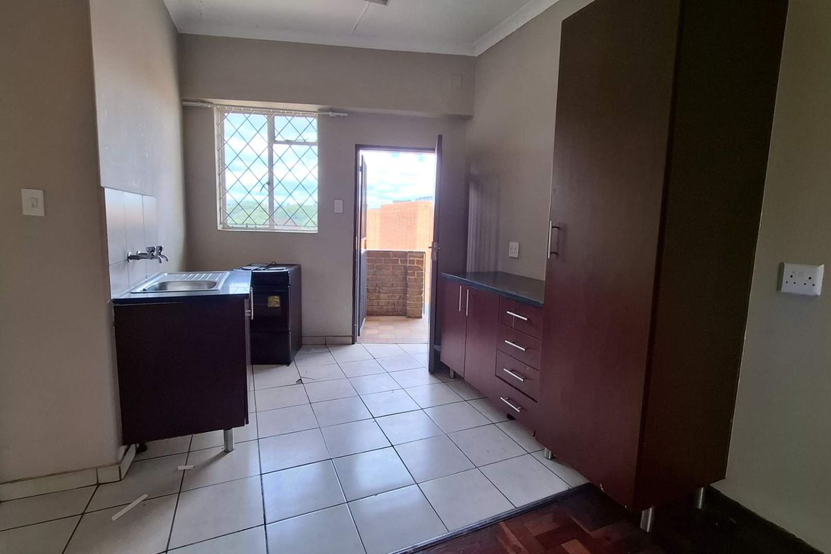 Spacious 2 Bedroom Shared Unit Available for Rent - Photo 5