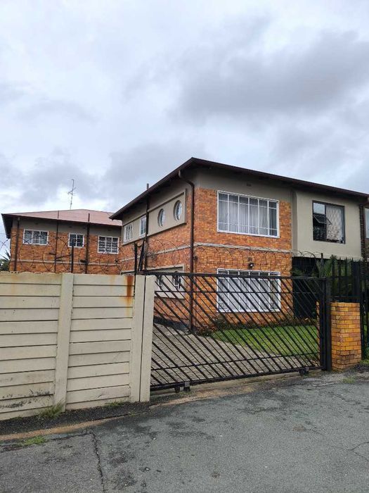 Property #2481602, Apartment For Sale in Roseacres