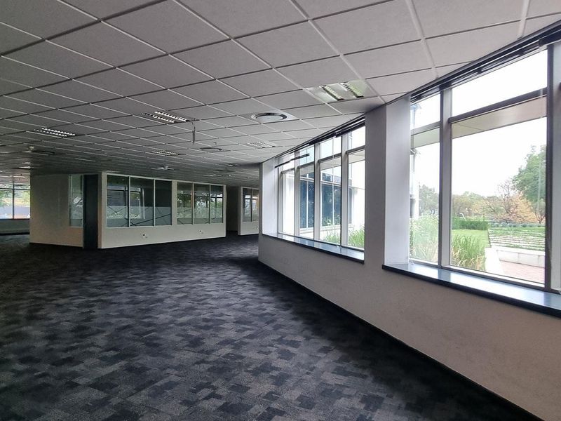 4 542m2 Waterfall City Midrand Office Block For Sale - Photo 3