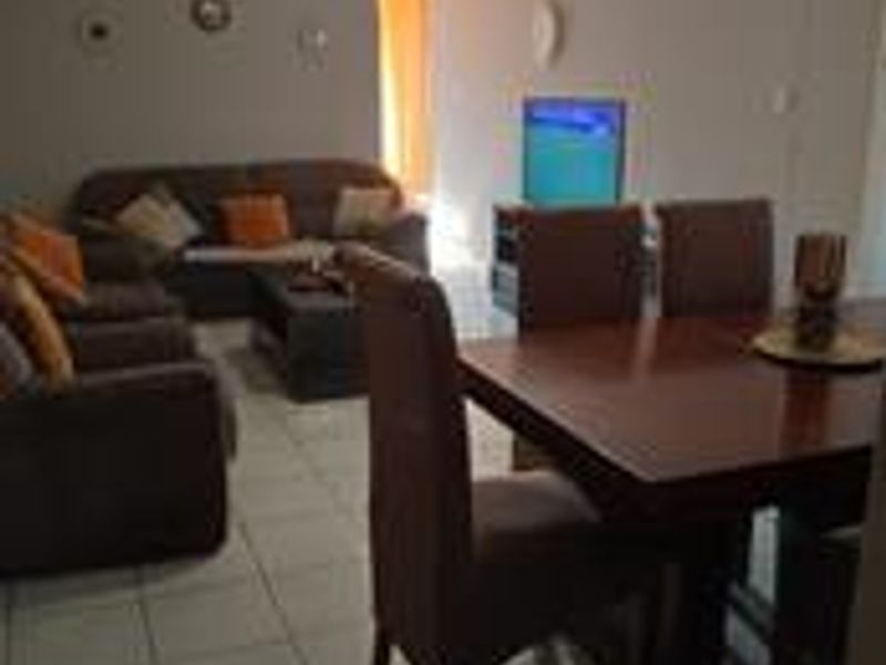 3 bedroom apartment in heart of this dinweedie - Photo 7