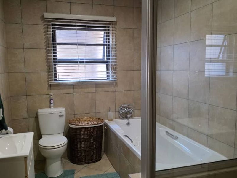 Stunning townhouse for Sale Windhoek Golf Estates - Photo 10