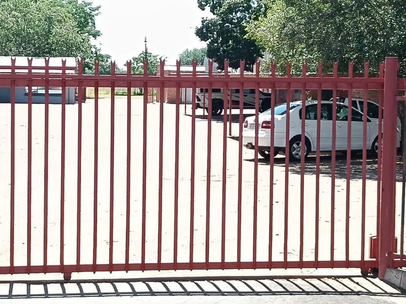 PROPERTY WITH GREAT INCOME. EXCELLENT OPPERTUNITY.DONT DELAY. - Photo 9