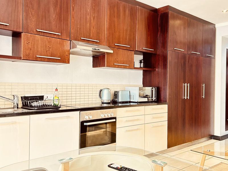 NEW SOLE & EXCLUSIVE MANDATE | ICON BUILDING | 40m2 STUDIO APARTMENT (C) - Photo 4