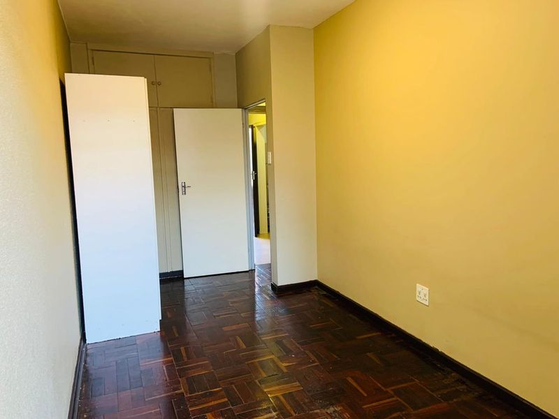 **Spacious 2 Bedroom Apartment for Shared Living** - Photo 6