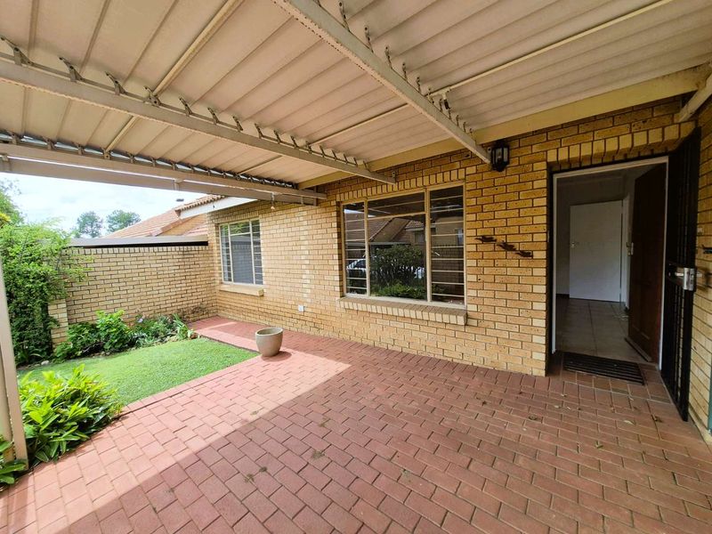 FOR SALE – Selrose Park Retirement Village - 1 Bedroom / 2 Living Retirement unit Equestria Pretoria - Photo 4