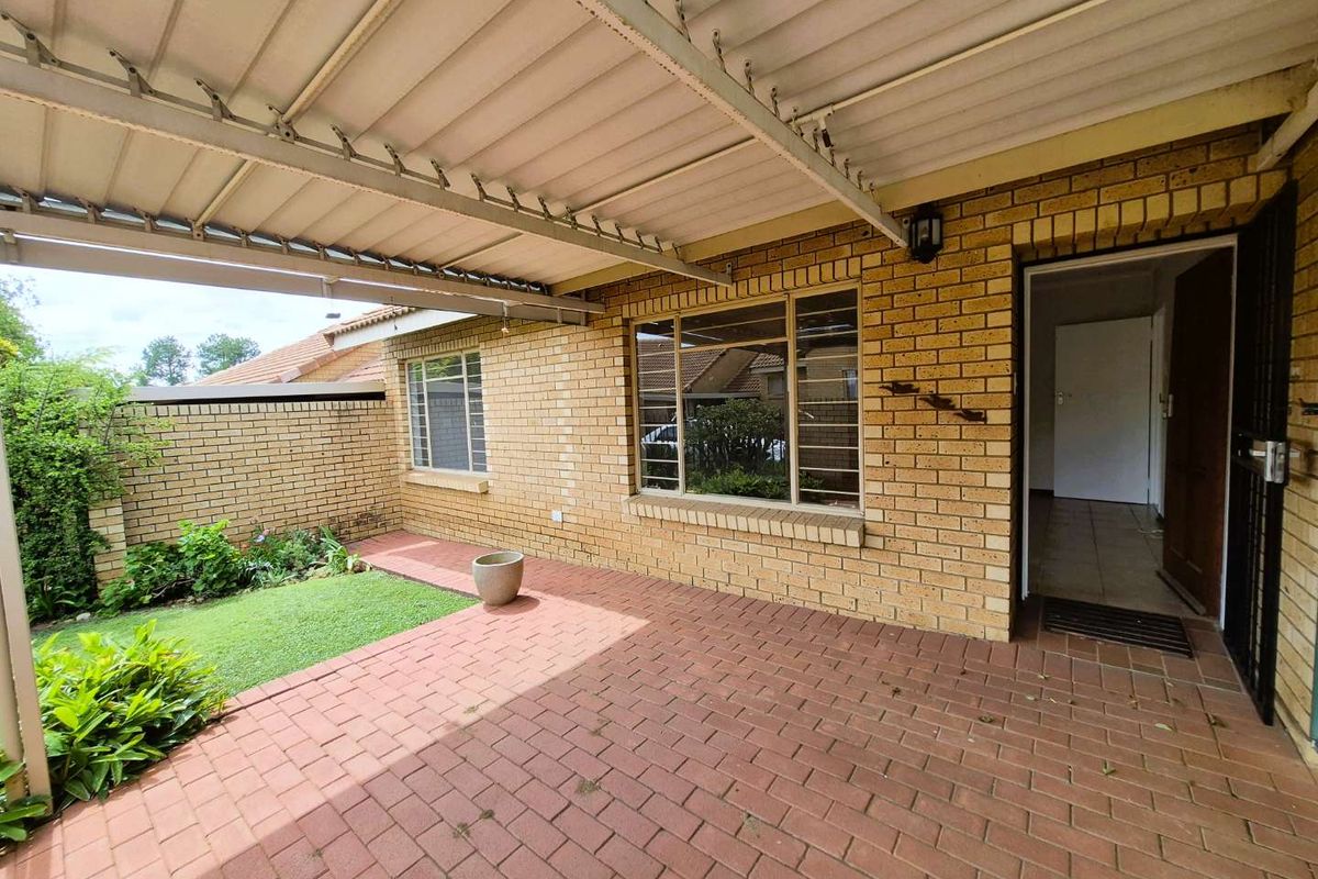 FOR SALE – Selrose Park Retirement Village - 1 Bedroom / 2 Living Retirement unit Equestria Pretoria - Photo 4