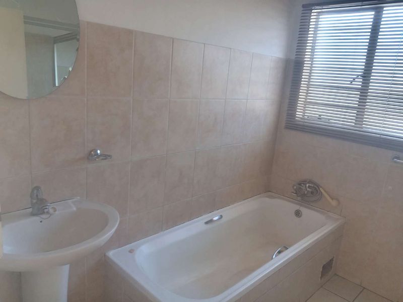TWO BEDROOM TOWNHOUSE IN PARKRAND - Photo 9