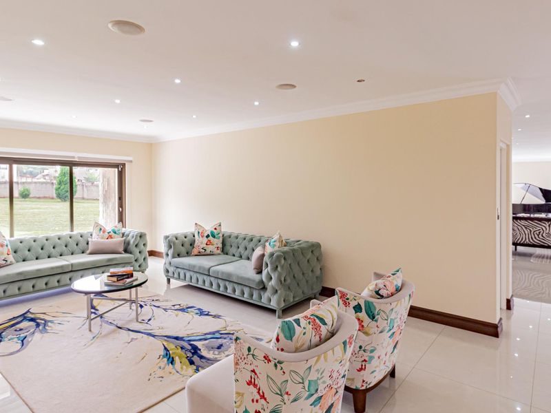 Luxurious 5-Bedroom Mansion for sale in Walkerville - Photo 10