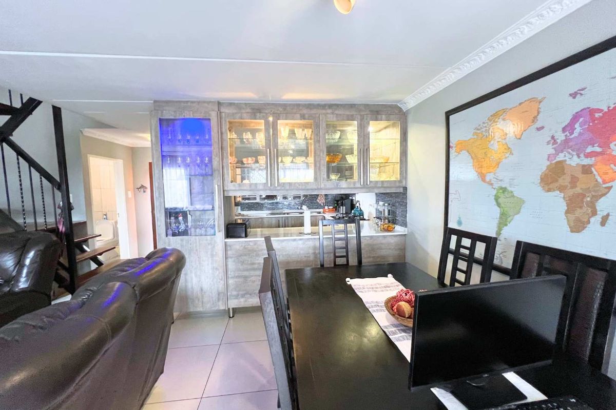 Renovated 3Bedroom Duplex in Secure Complex - Photo 5