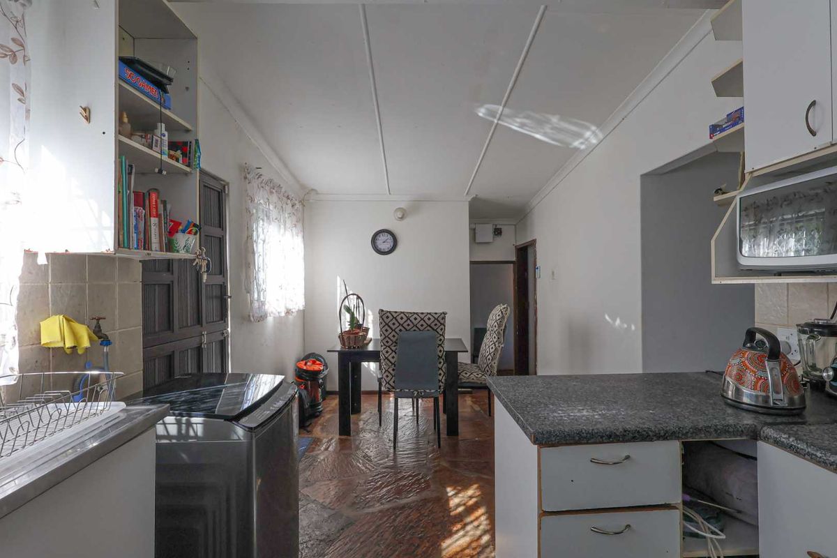 Tranquil 2-Bedroom Simplex in a Small, Peaceful Complex – Perfect for Nature Lovers - Photo 4