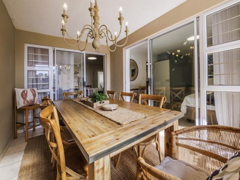 Beautiful Fully Furnished Apartment Close to the Beach & Mole - Photo 2