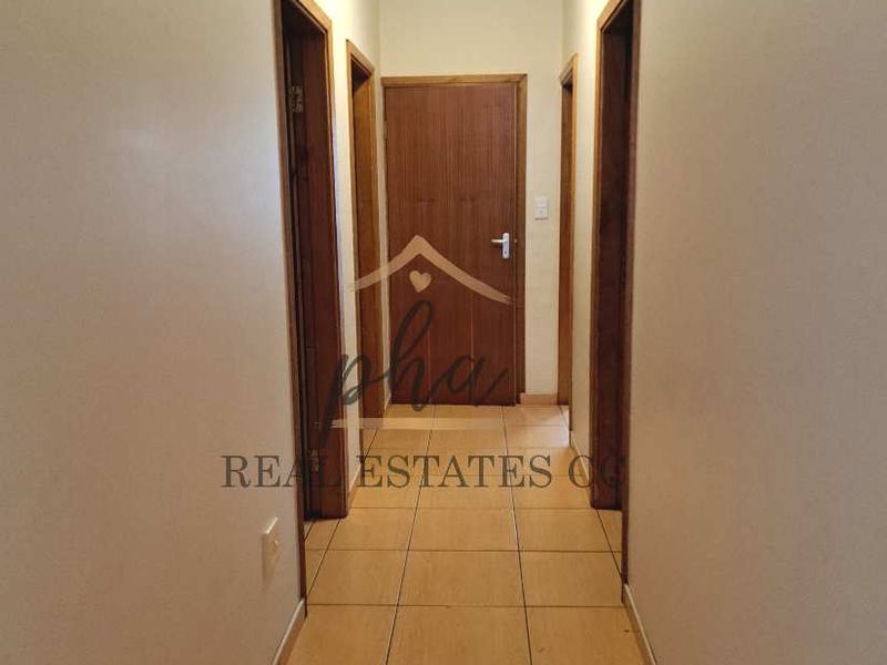 3 bedr Family home with 3 bedr Flat plus 3 garages in Walvis Bay selling for N$2 950 000.00 - Photo 10