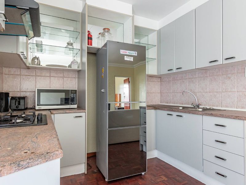 2 Bedroom Apartment in Rosebank - R1,595m - Photo 8