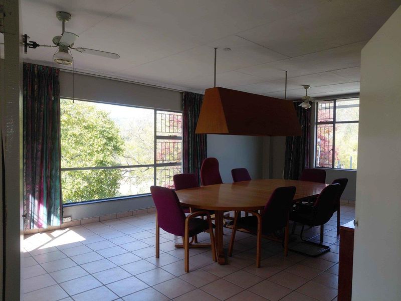 FAMILY HOME! MAKE AN OFFER! - Photo 3
