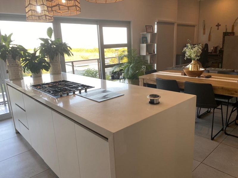 Excuiste House for Sale in Palm Lakes Estate - Photo 5