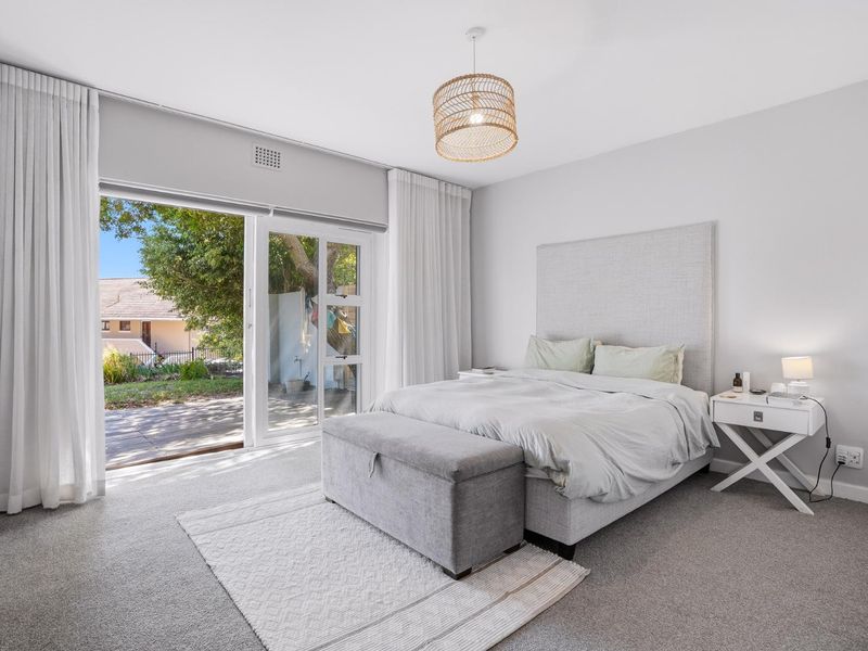 Beautifully Furnished Garden Apartment in a Peaceful Neighbourhood - Photo 7