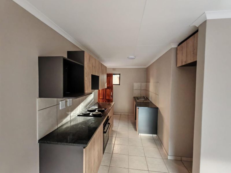 A SPACIOUS APARTMENT - Photo 7