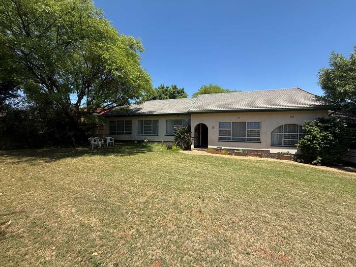 Property #2427747, House For Sale in Horison Park