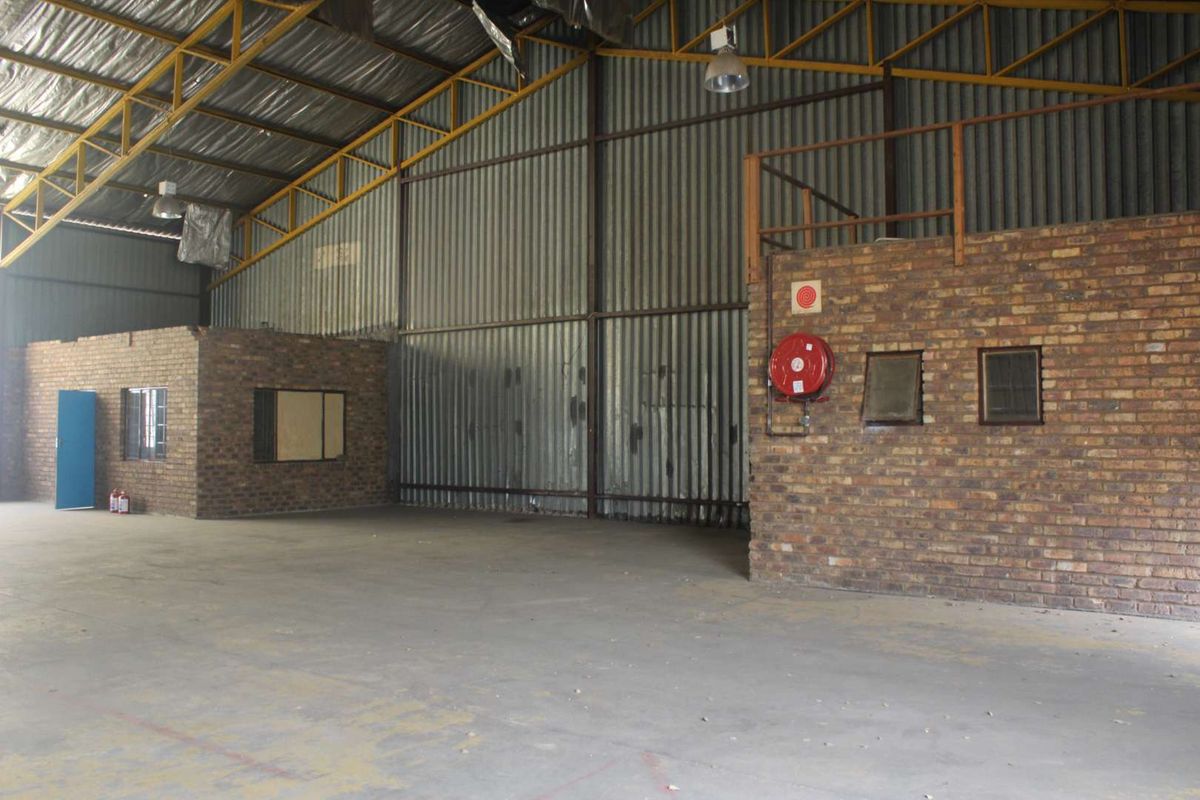 Warehouse / Industrial Unit To Rent | Waltloo, Silverton | ±300m2 - Photo 2