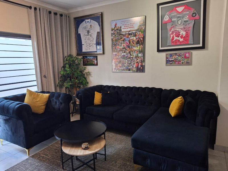 IMMACULATE 3-BEDROOM SIMPLEX FOR SALE IN SOUGHT-AFTER OLYMPUS - Photo 2