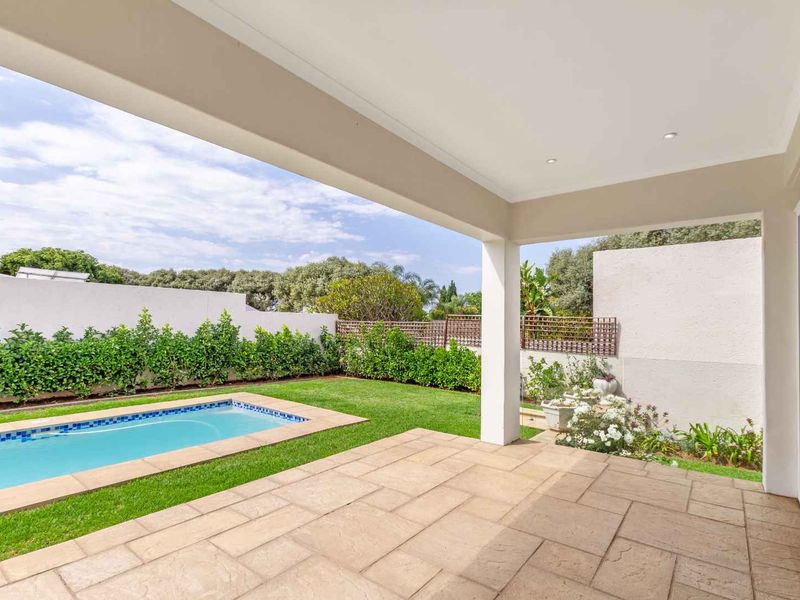 MODERN 3 BEDROOM CLUSTER FOR SALE IN FOURWAYS GARDENS - Photo 4