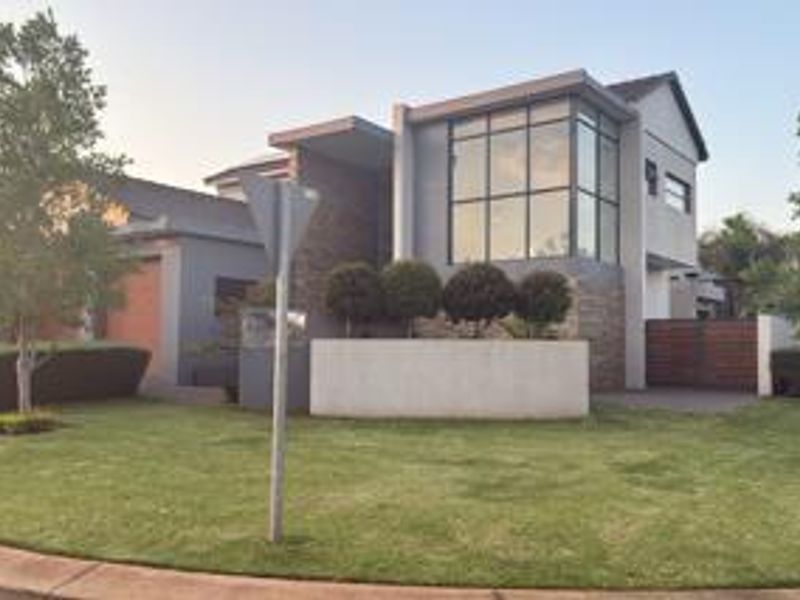 MIDSTREAM RIDGE ESTATE - 4 BEDROOM HOUSE - Photo 7