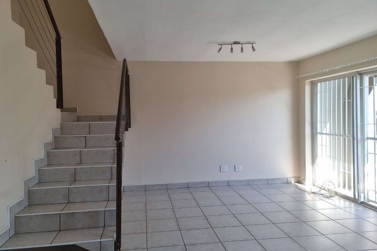 Townhouse For Sale In Klein Windhoek - Photo 4